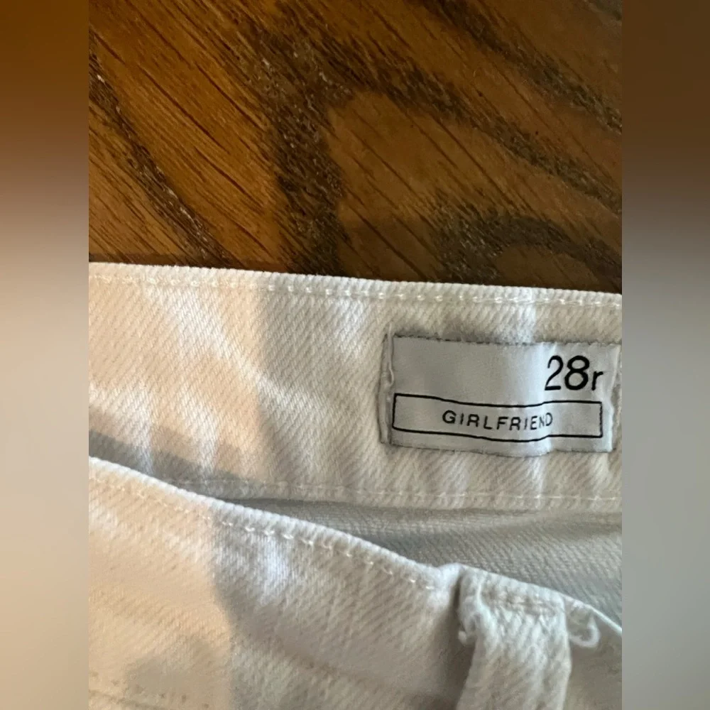 GAP White Ankle Jeans - Women’s Cropped Fit - Picture 5 of 5